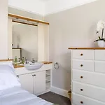 Holly Nook *