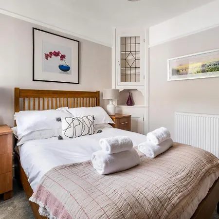4 Bed In Oc-lr084 * Ambleside